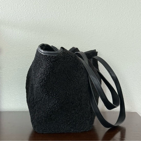 Neiman Marcus Faux Shearling Reversible Vegan Leather Black Tote Bag Luxury - Picture 7 of 15